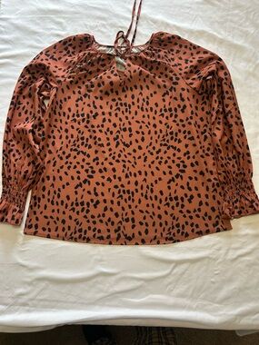 Simple Fun Woven Rust Brown Long-Sleeve Tie-Back Blouse with Black Spot Print
